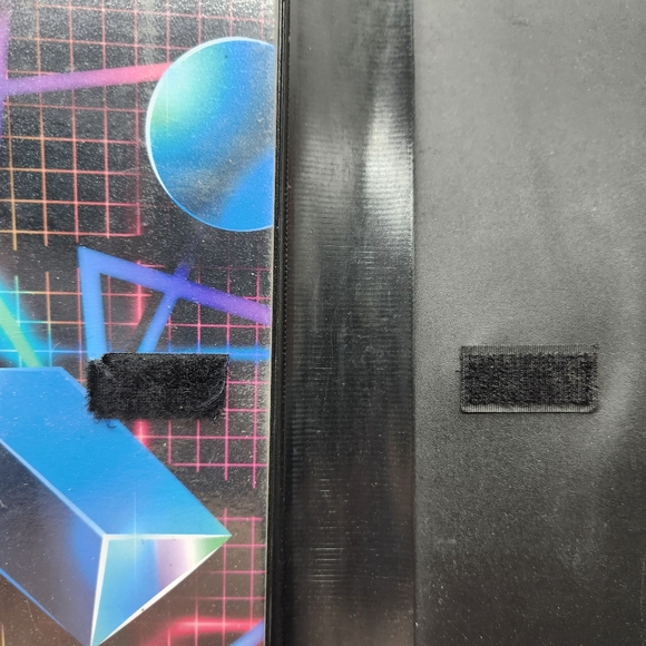 Preowned Geometric Design Retro Looking Trapper Keeper 2" 3- Ring Binder - Picture 11 of 16